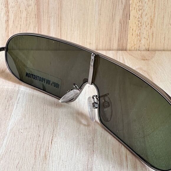 Pucci Shield, Sporty, Athletic, Wrap Around, Mirrored Lens Sunglasses One Size
